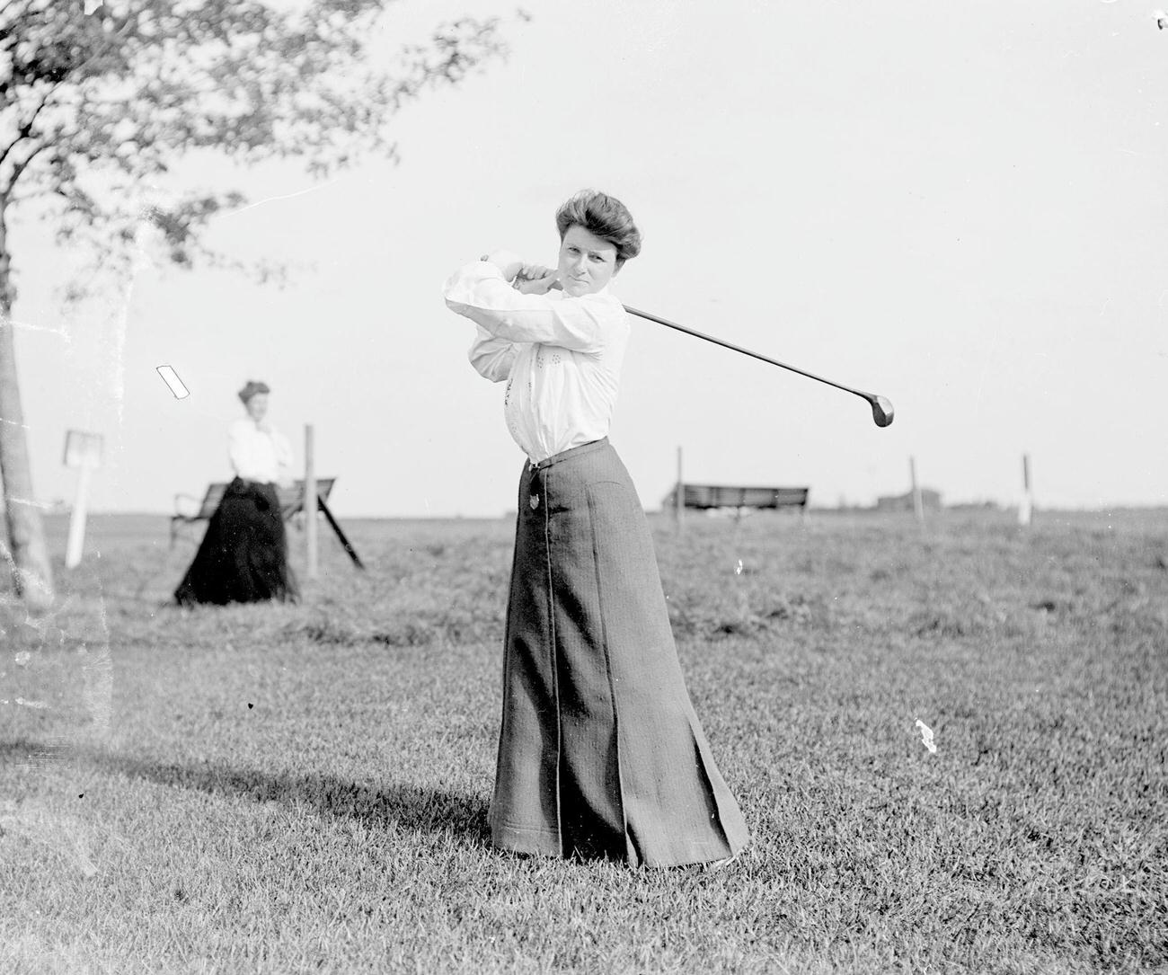 #31 Mrs. T. A. Alexander golfing at Chicago Golf Club, Wheaton, 1909.