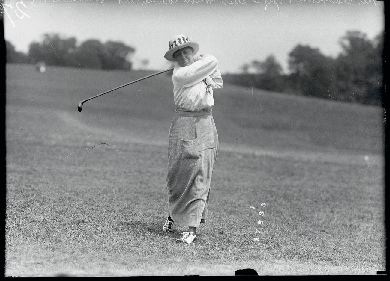 Mrs. J.C. Barclay in Women’s Metropolitan Golf Championship, Sleepy Hollow Country Club.