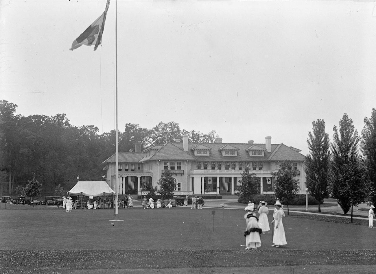 #47 Women playing golf, Columbia Country Club, 1917.