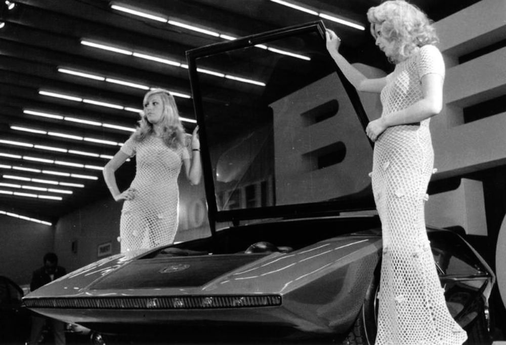 A Look at the Iconic Wedge-Shaped 1970 Lancia Stratos Zero Vehicles &; Transportation