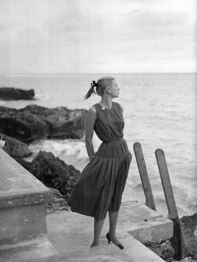 #21 Snapshots of Grace Kelly’s Serene 1955 Vacation in Jamaica’s Tropical Paradise #21 Celebrities
