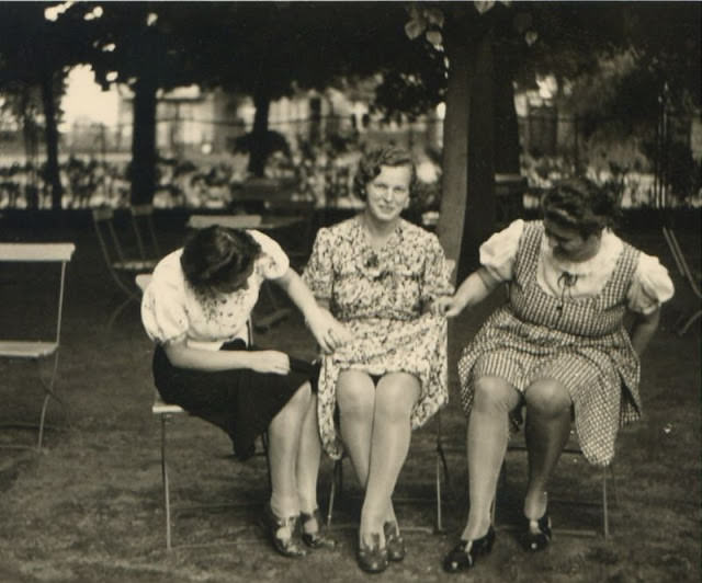 #30 New stockings?, 1940s