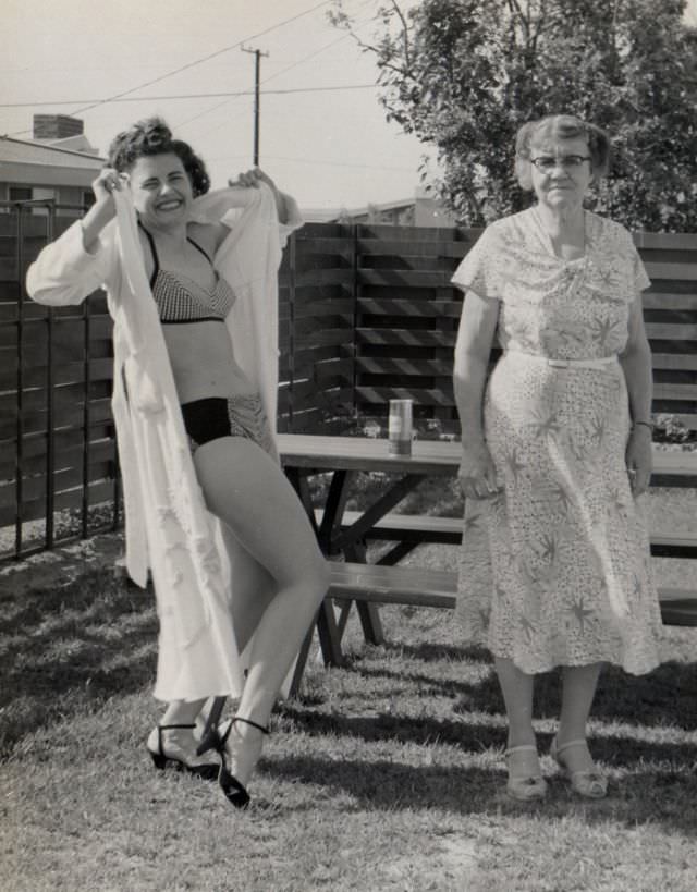 #36 Granny flasher, 1950s