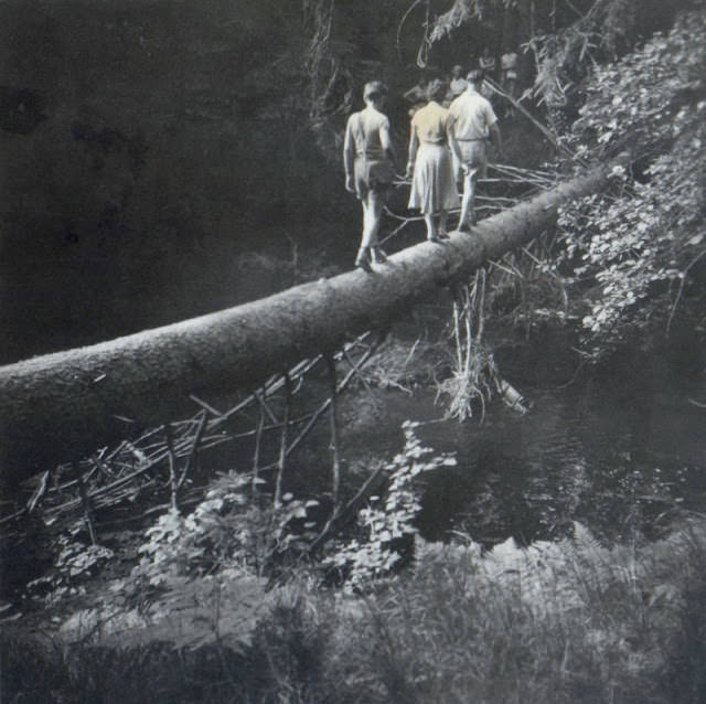 #40 Walk the line, 1950s