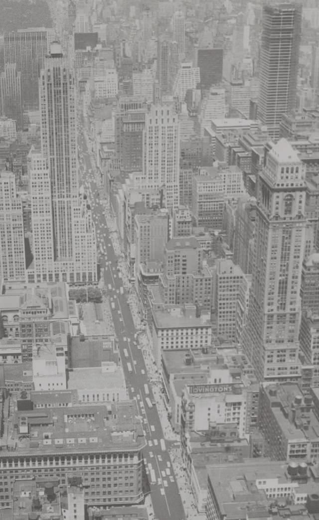 #5 Bird’s-eye view of 5th Avenue in Midtown Manhattan, 1959