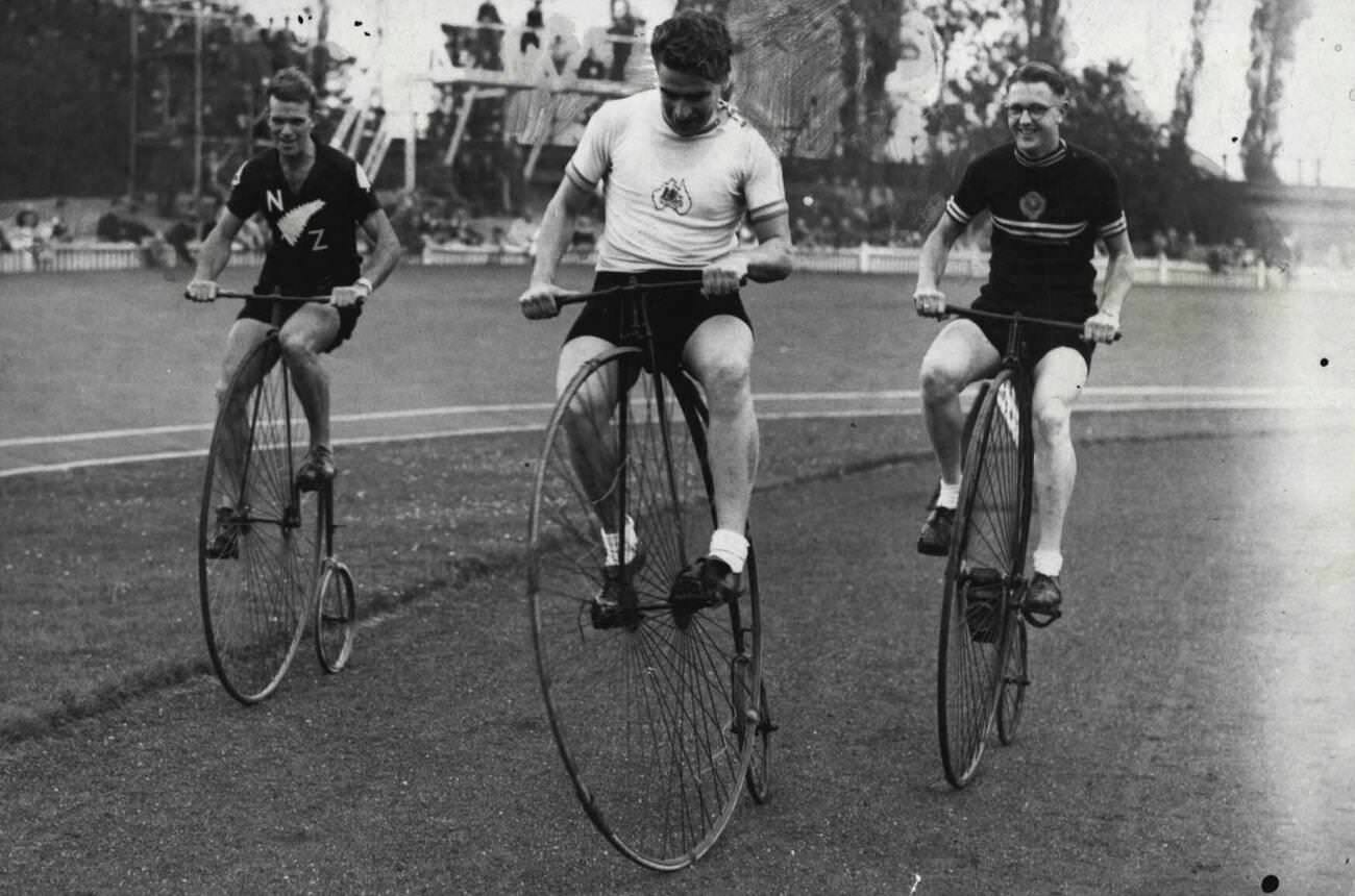 The Penny-Farthing Era Captured in Timeless Vintage Cycling Photographs Inventions