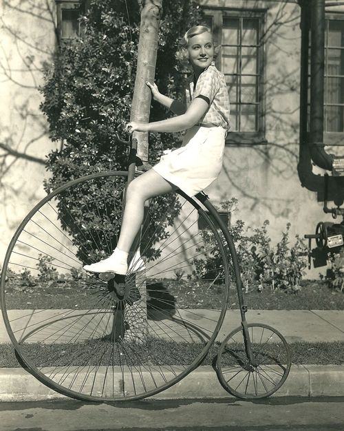 The Penny-Farthing Era Captured in Timeless Vintage Cycling Photographs Inventions