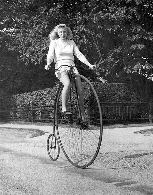 The Penny-Farthing Era Captured in Timeless Vintage Cycling Photographs Inventions