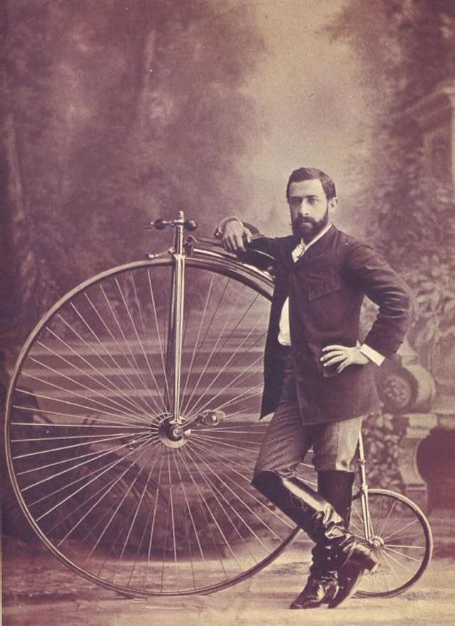 The Penny-Farthing Era Captured in Timeless Vintage Cycling Photographs Inventions