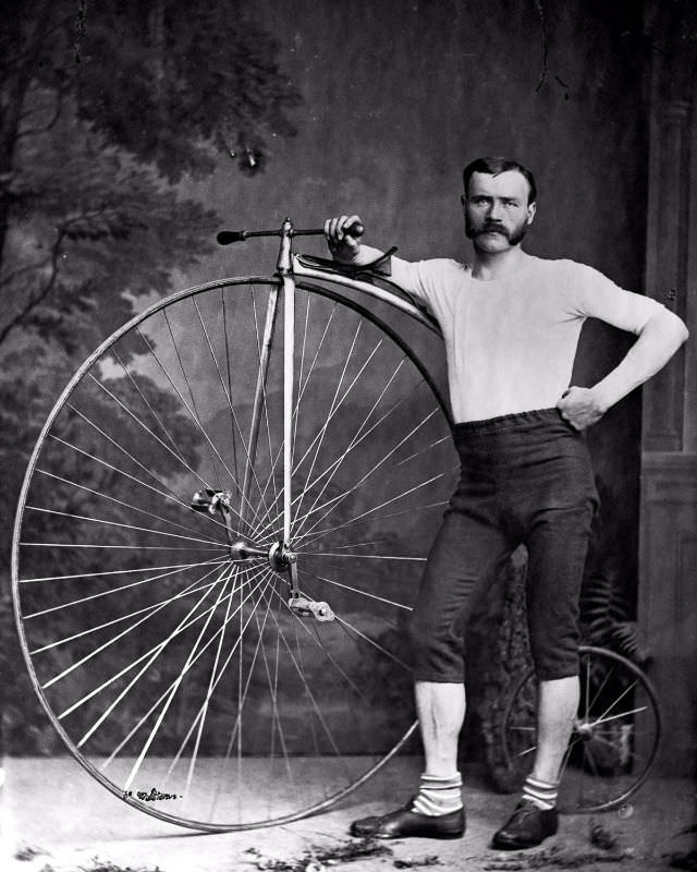 The Penny-Farthing Era Captured in Timeless Vintage Cycling Photographs Inventions