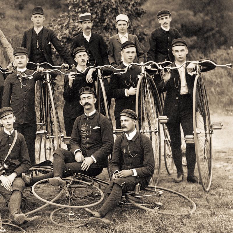 The Penny-Farthing Era Captured in Timeless Vintage Cycling Photographs Inventions