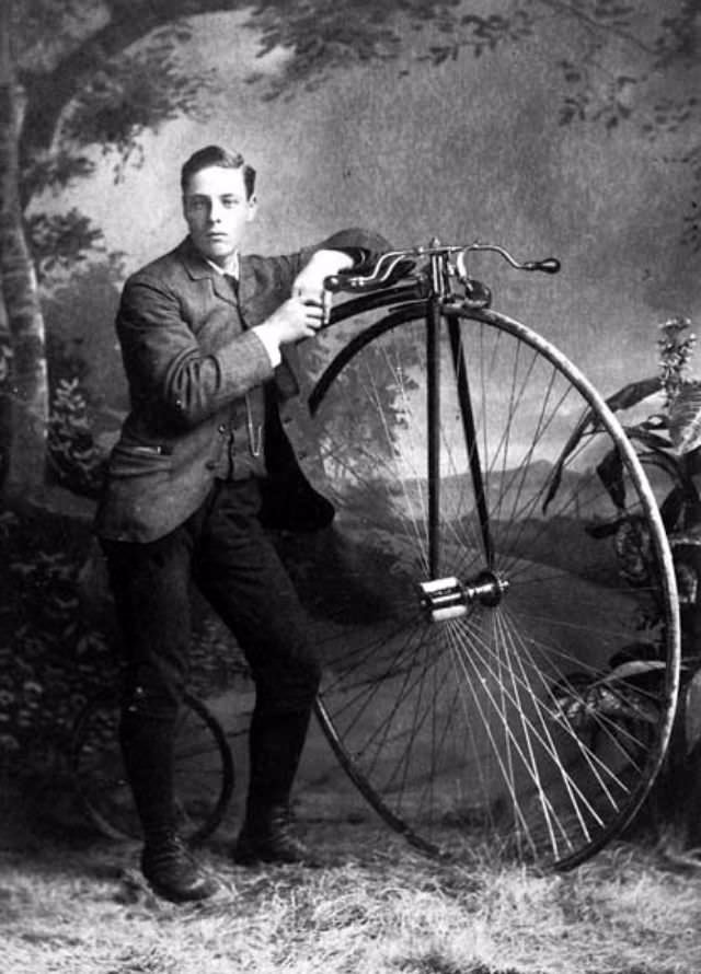 The Penny-Farthing Era Captured in Timeless Vintage Cycling Photographs Inventions