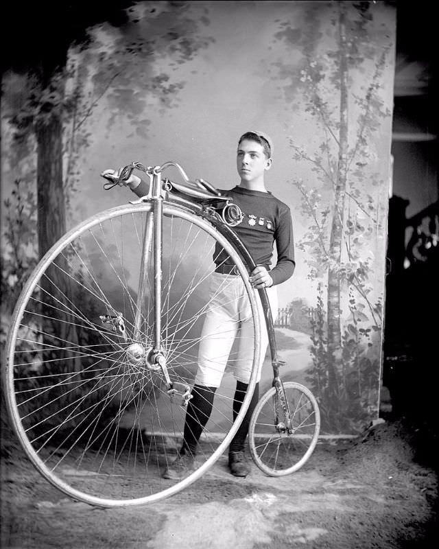 The Penny-Farthing Era Captured in Timeless Vintage Cycling Photographs Inventions
