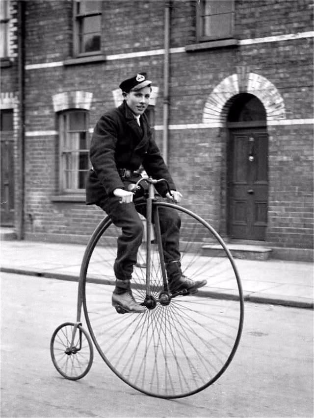 The Penny-Farthing Era Captured in Timeless Vintage Cycling Photographs Inventions