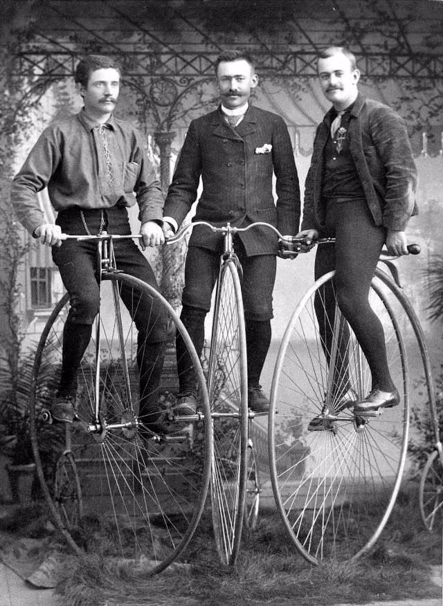 The Penny-Farthing Era Captured in Timeless Vintage Cycling Photographs Inventions