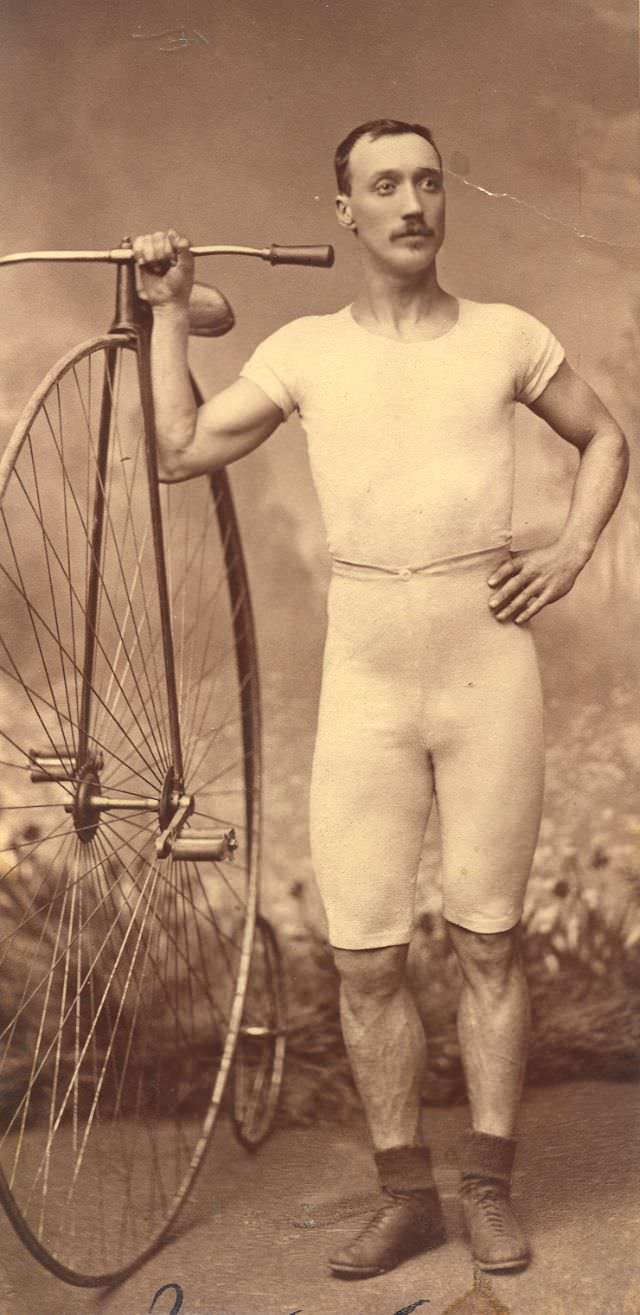 The Penny-Farthing Era Captured in Timeless Vintage Cycling Photographs Inventions