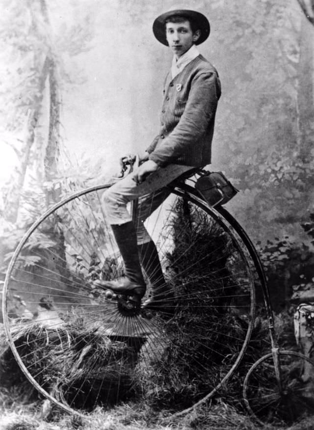 The Penny-Farthing Era Captured in Timeless Vintage Cycling Photographs Inventions
