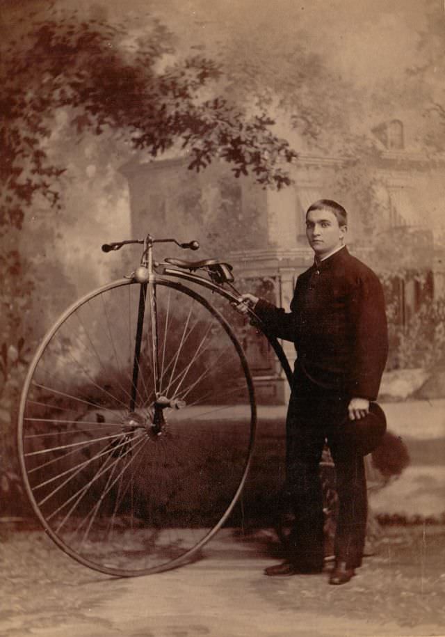 The Penny-Farthing Era Captured in Timeless Vintage Cycling Photographs Inventions
