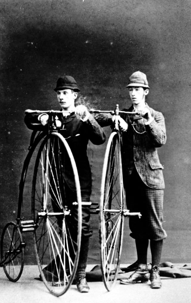 The Penny-Farthing Era Captured in Timeless Vintage Cycling Photographs Inventions