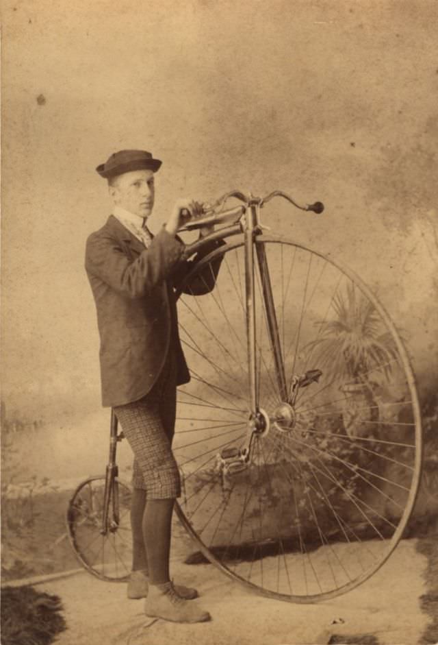 The Penny-Farthing Era Captured in Timeless Vintage Cycling Photographs Inventions