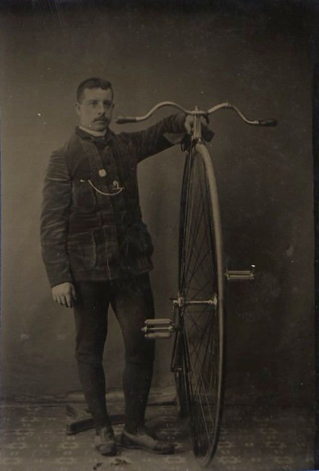 The Penny-Farthing Era Captured in Timeless Vintage Cycling Photographs Inventions