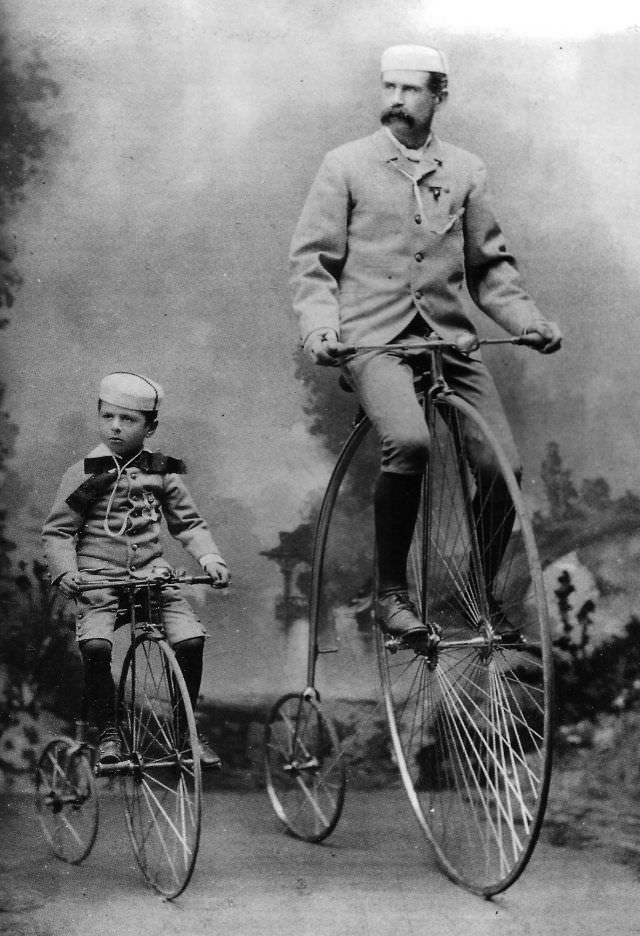 The Penny-Farthing Era Captured in Timeless Vintage Cycling Photographs Inventions
