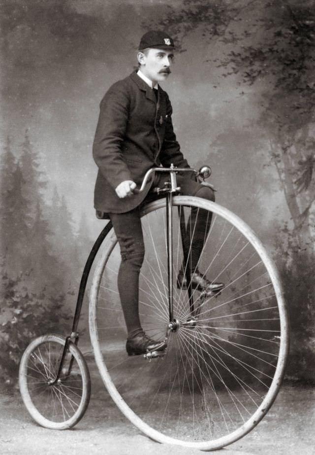 The Penny-Farthing Era Captured in Timeless Vintage Cycling Photographs Inventions