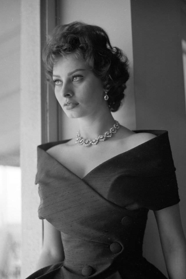 #36 Sophia Loren as a guest on ‘Person to Person’ with Edward Murrow, February 19, 1958.