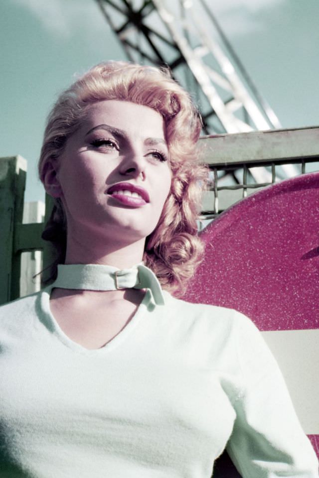#5 Sophia Loren showcasing her blonde hair, 1954.