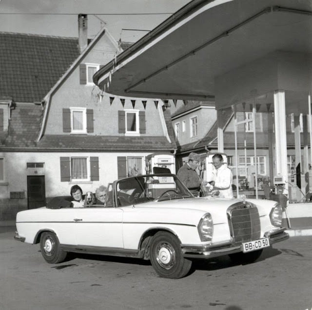 #22 Mercedes-Benz 300 SE Cabriolet in Böblingen, circa 1960s.