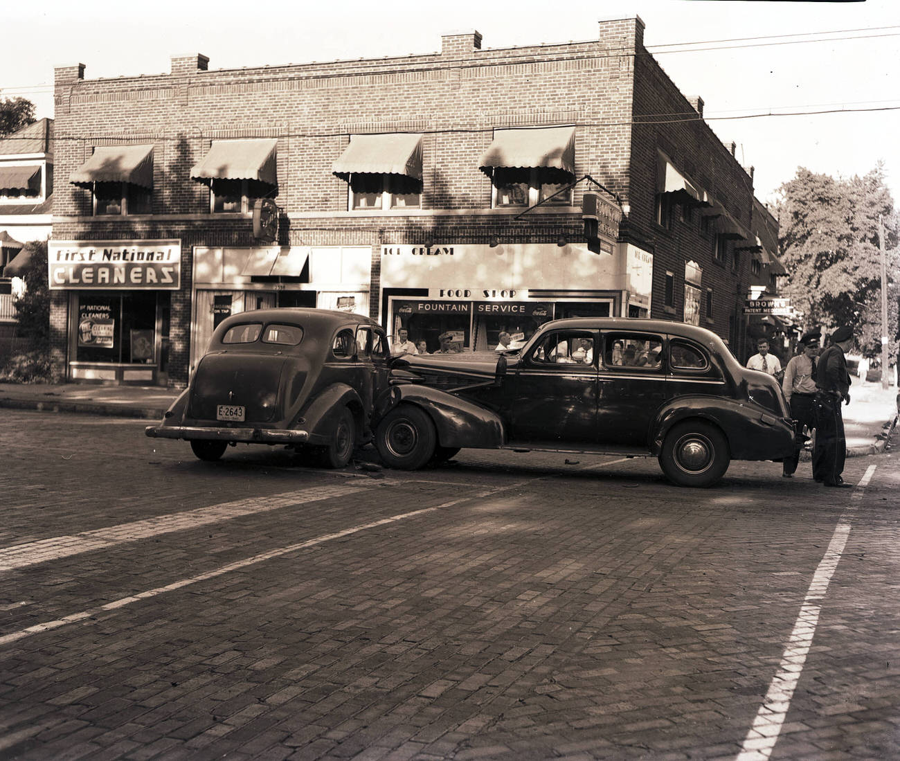 #3 Automobile accident at 2336 Summit Street, 1951.