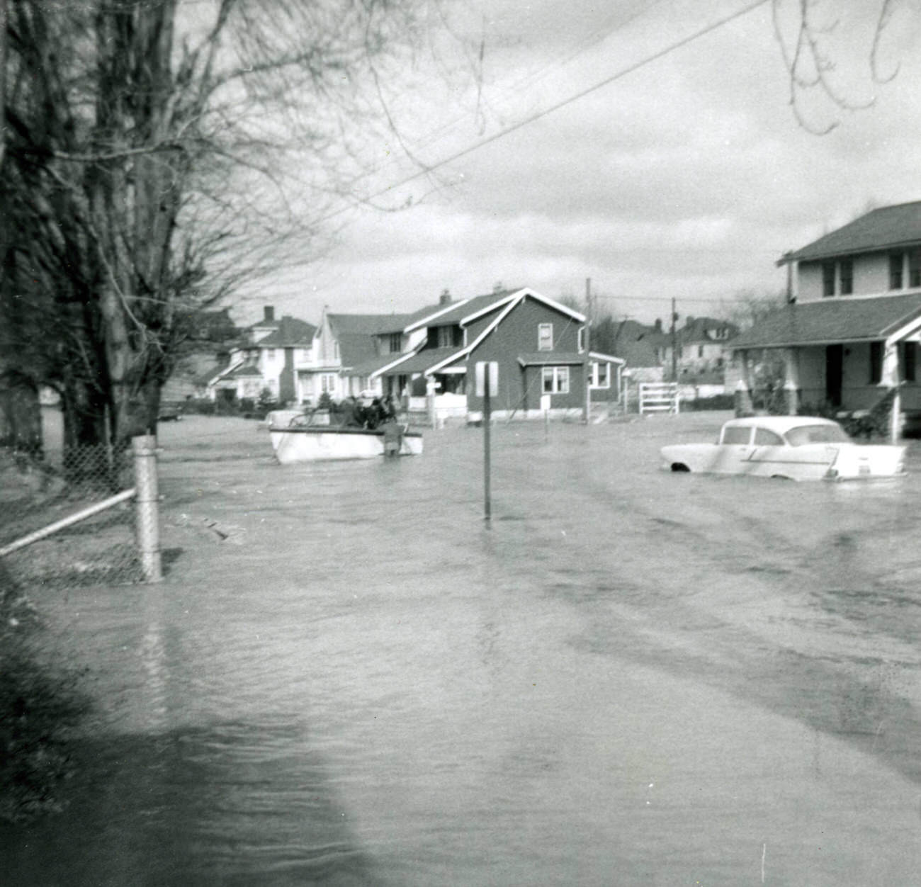 #14 Views of the 1959 flood in Columbus from 257 South Central Avenue, 1959.