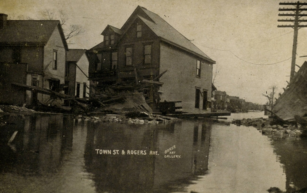 #7 Flood damage at Town Street and Rodgers Avenue, 1913.