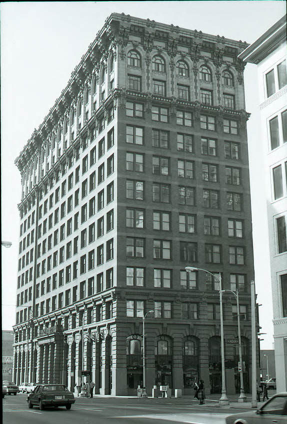 #75 Atlas Building, originally Ferris Building, created by Frank L. Packard, groundbreaking in 1904, extensive renovation in 1982.