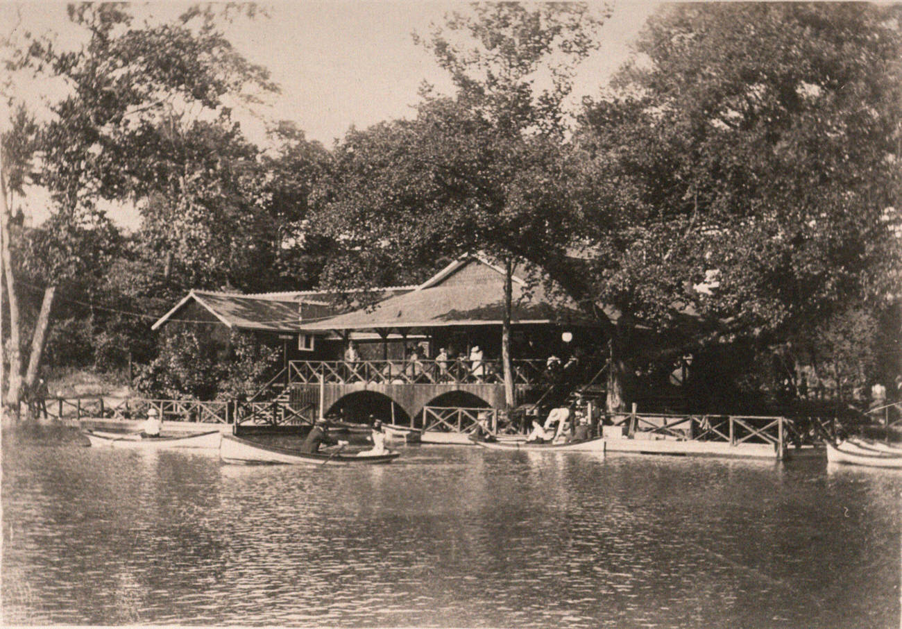 #17 Boat House on the Olentangy River at Olentangy Park, developed by Robert Turner in 1880, photograph from 1891.