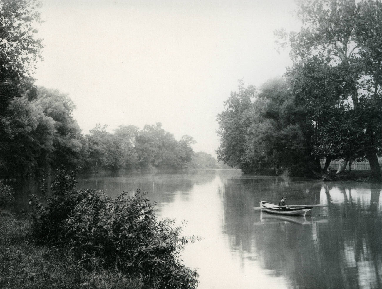 #19 Boater on the Olentangy River, momentary pause for a photograph, 1890s