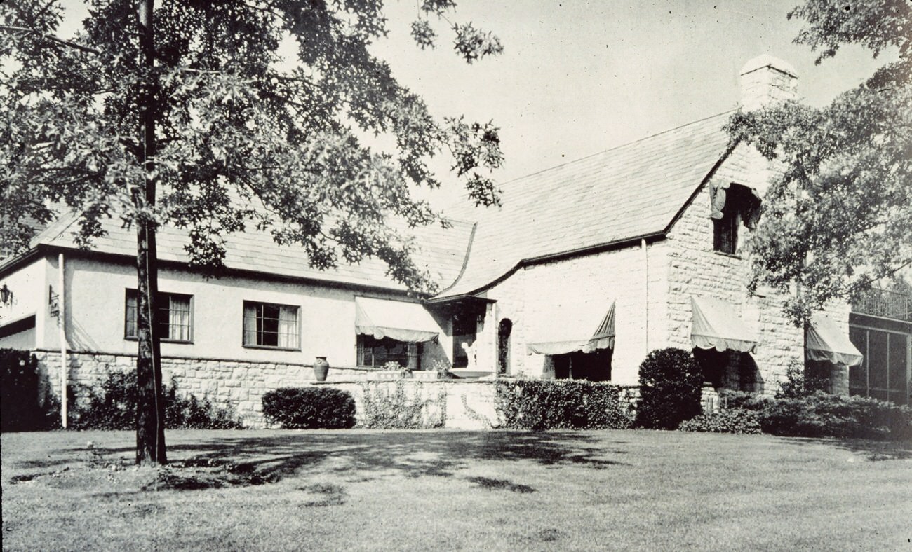 #11 Bruce K Wiseman house, exterior photograph, Tremont Road, 1948.
