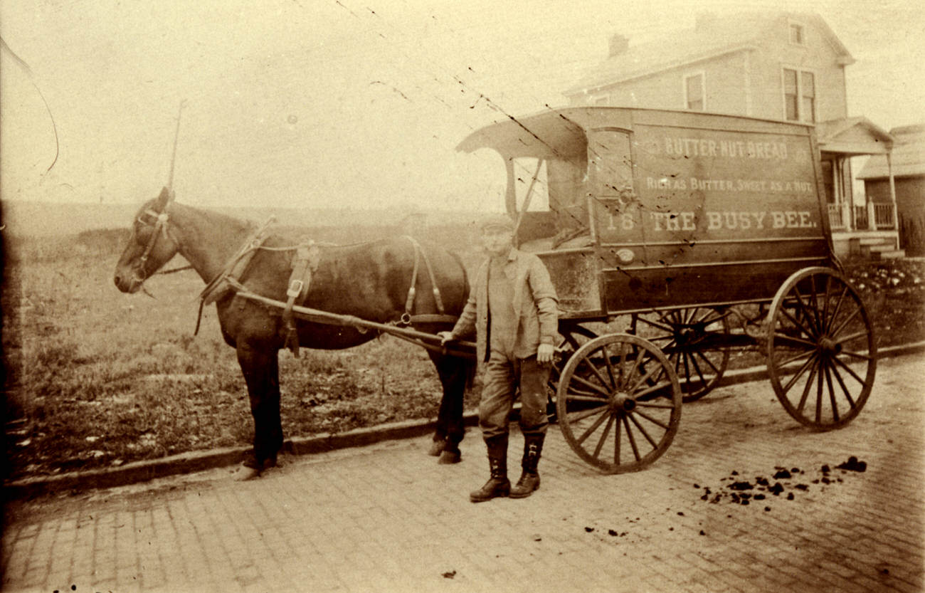 #37 Busy Bee delivery wagon on Sullivant Avenue near West Park, 1911
