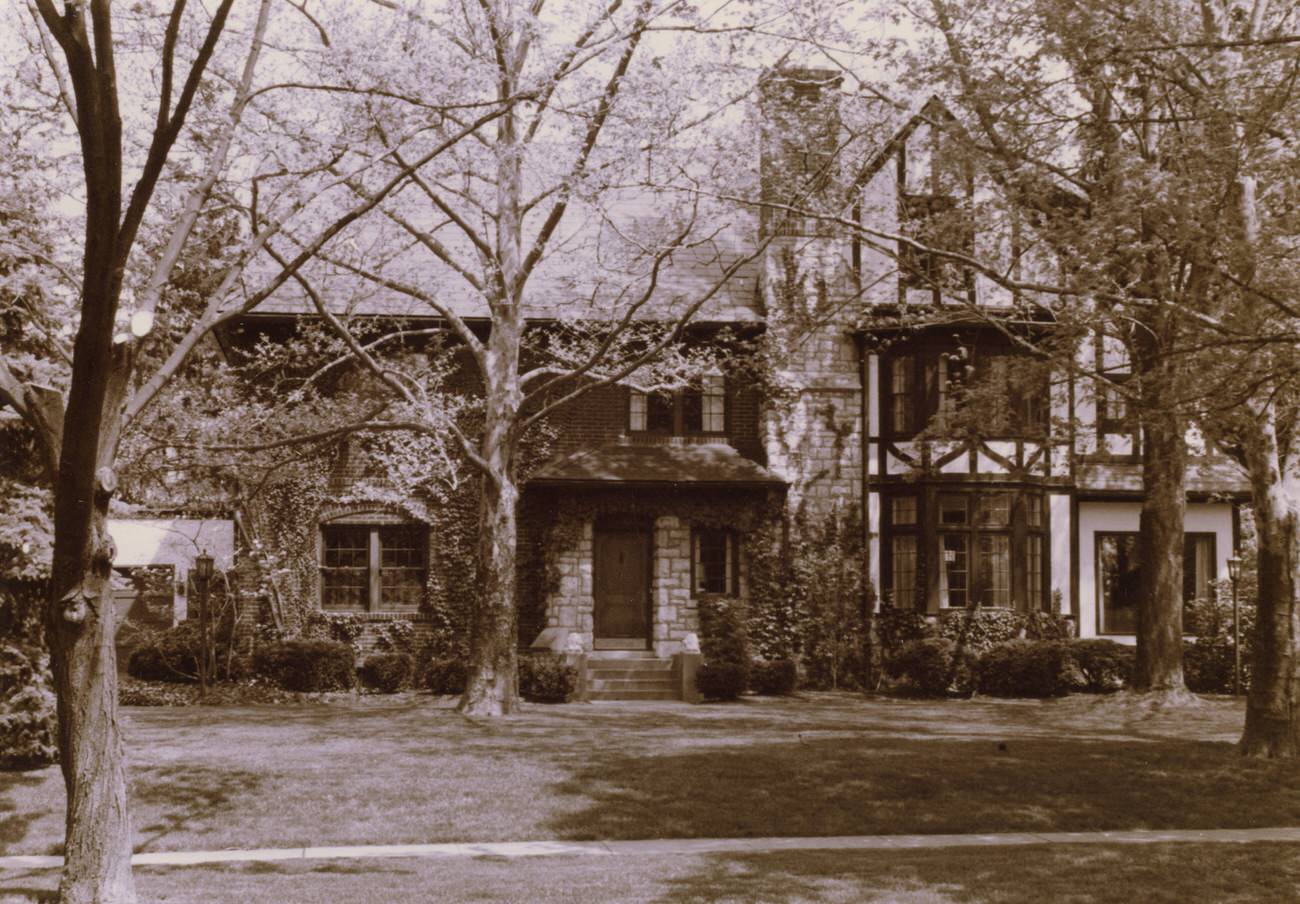 #8 Home of Ohio Supreme Court Justice James E. Robinson in Upper Arlington, 1998.