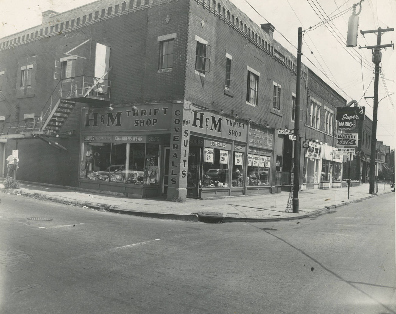 H &; M Thrift Shop at the corner of Mt. Vernon Avenue and North Twentieth Street, circa 1950.