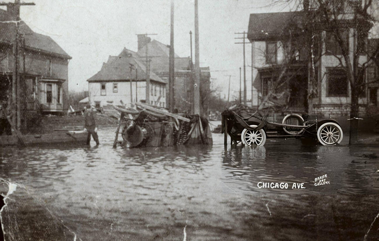 #103 Flooding of Chicago Avenue with automobiles, Columbus, Ohio, 1913