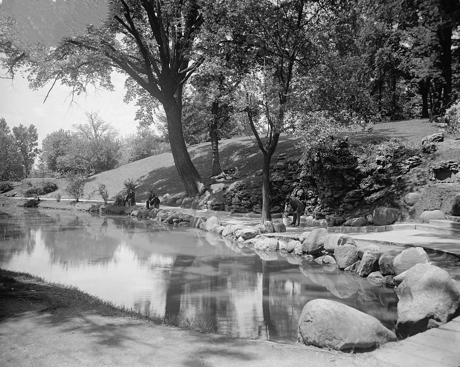 #125 Ohio State University’s spring in Columbus, Ohio, 1900s