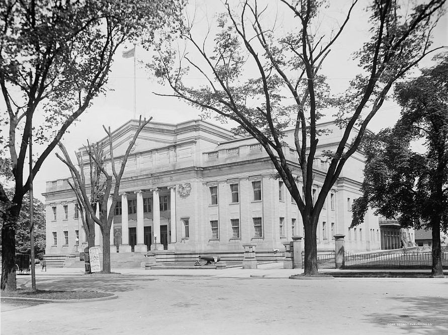 #140 Franklin County Memorial Building in Columbus, Ohio, 1900s