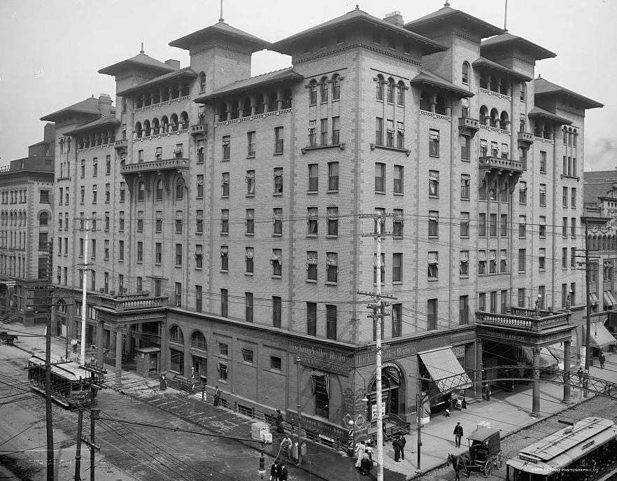 #146 Chittenden Hotel in Columbus, Ohio, 1904.