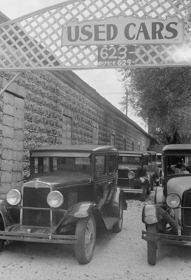 #39 Used car lot in Columbus, Ohio, August 1938.