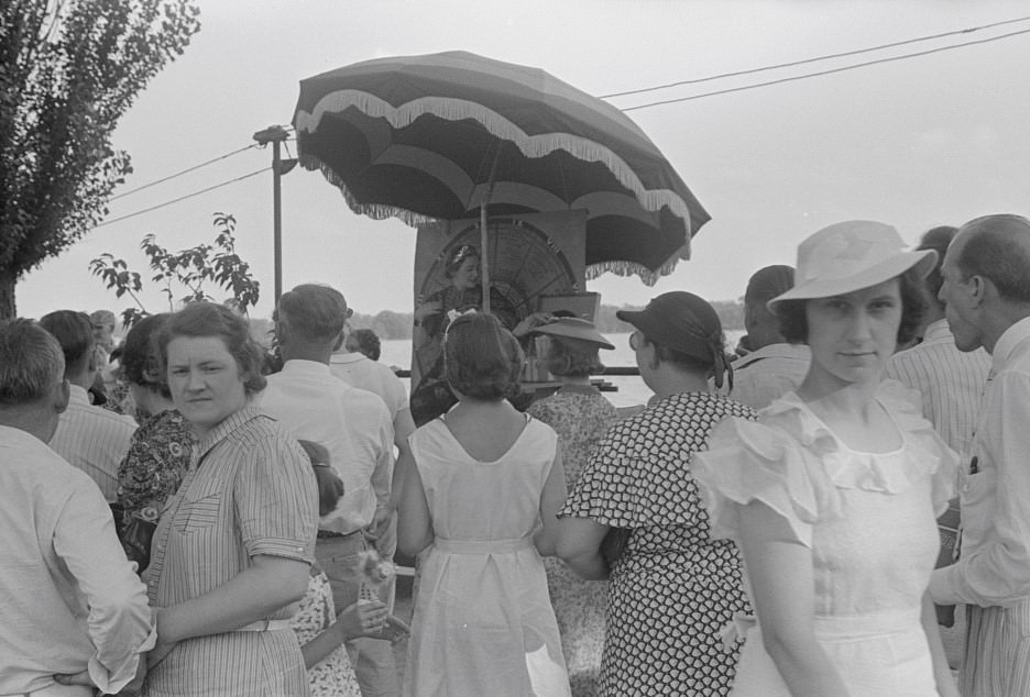 #45 View of Buckeye Lake Amusement Park, Columbus, Ohio, 1938.
