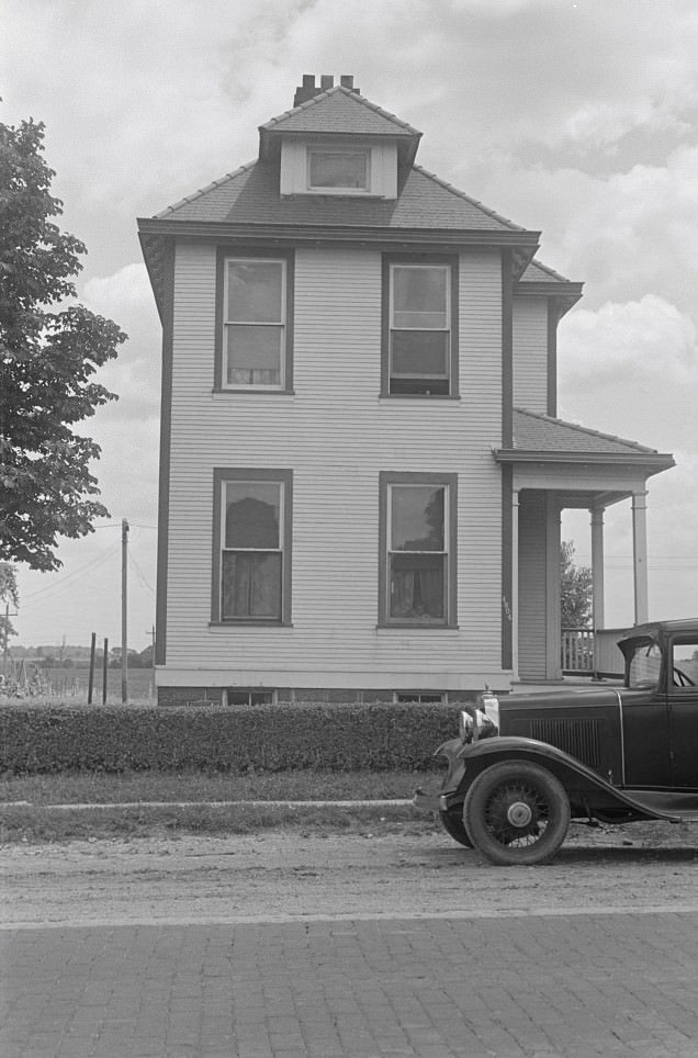 #47 Worker homes at Hartman Farms, near Columbus, Ohio, 1938.
