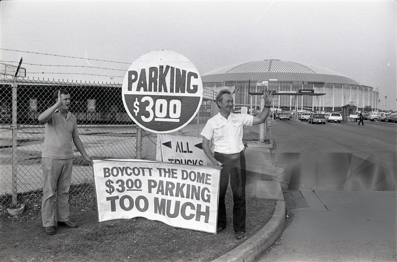 #9 People protest the $3 parking fee at the Astrodome, Houston, Texas, 1983.