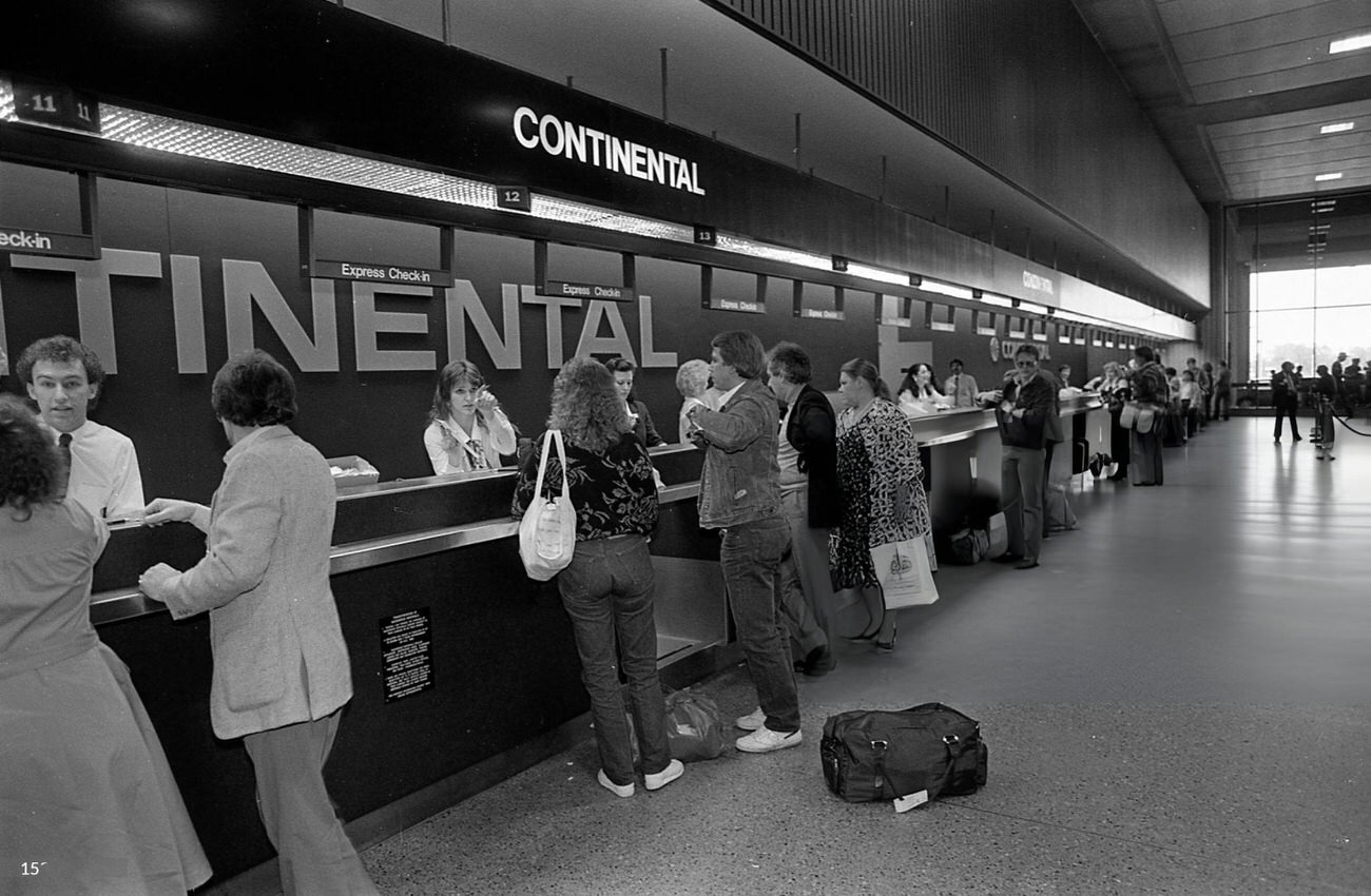 #71 Thanksgiving eve travelers at Intercontinental Airport, Houston, Texas, November 26, 1986.