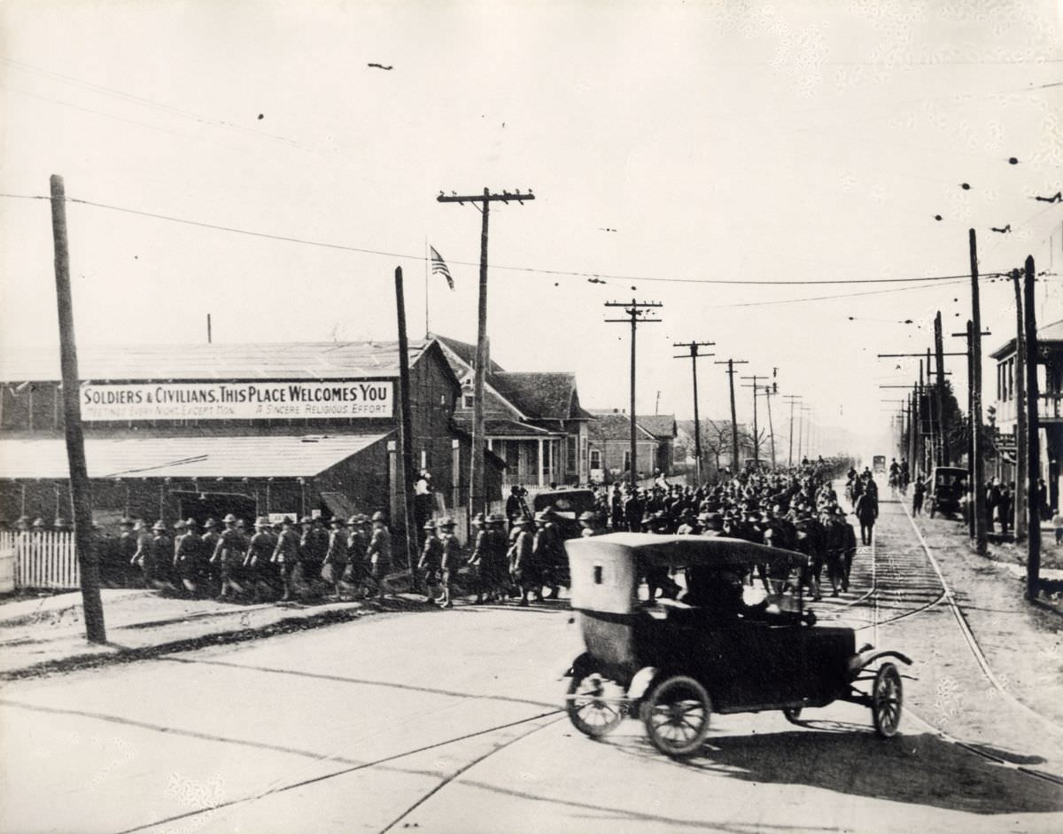 #9 World War I Homecoming parade, soldiers marching, 1917.